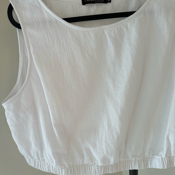 Fancyinn White Sleeveless Crop Tank Top - Picture 3 of 6